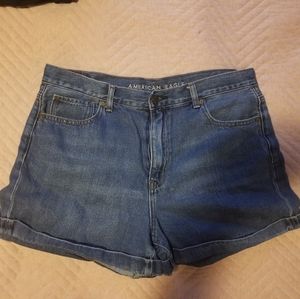 American Eagle mom jean shorts 14